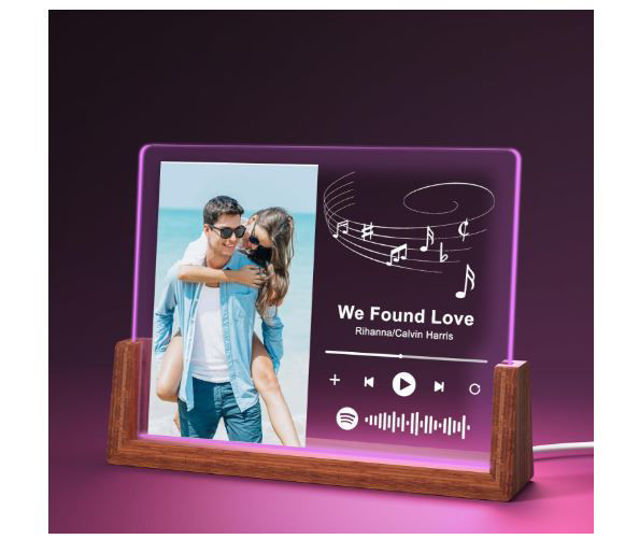 Picture of Meaningful Girlfriend Personalized Customized U shaped